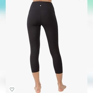 NWT - High Waisted Buttery Soft Slimming 4-Way-Stretch Capris XL